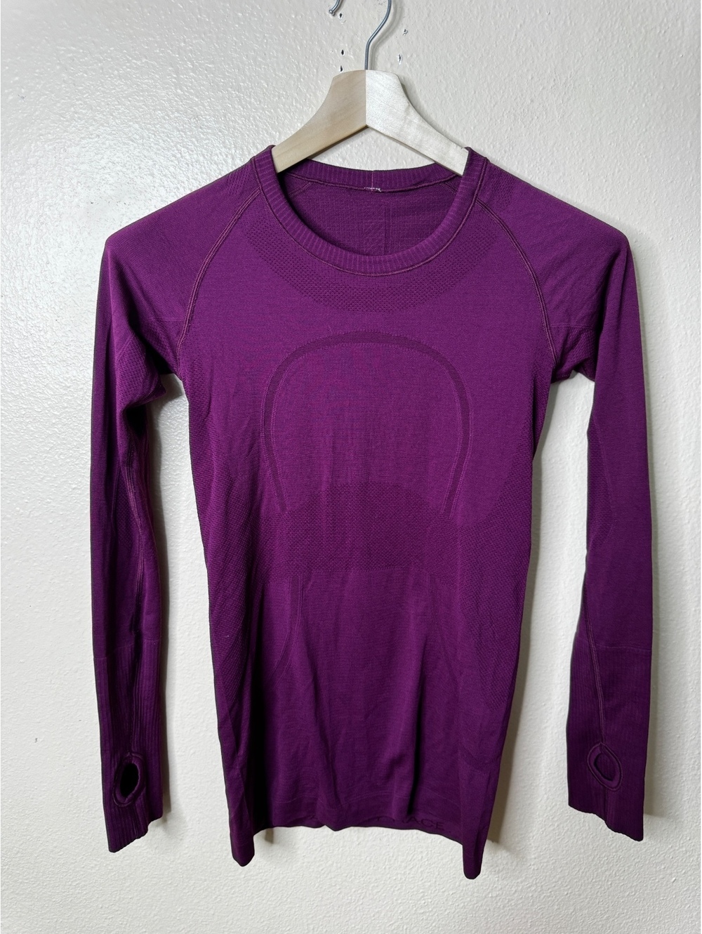 Lululemon Swiftly Tech Shirt Long Sleeve Crew  Purple Thumbholes Women’s 6
